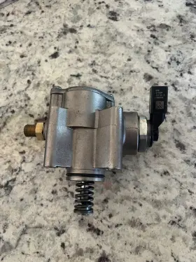 Htr211009 Audi Hpp0004 High Pressure Fuel Injection Pump Hitachi 121125 3 03h025c