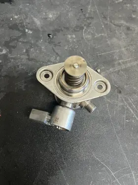 7599865 Bmw 10-18 Oem F10 F06 F13 F02 X5 X6 Engine N63 S63 Hpfp High Pressure Fuel Pump #3