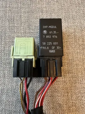 7892976 Bmw E46 M3 / Z3 M E39 M5 S54 S62 Fuel Pump Relay