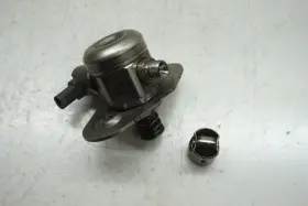 8604232 Bmw 2013-2018 M6 F12 Oem S63 Left Side High Pressure Fuel Pump