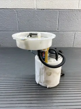 9452494 Bmw 2023 2024 X1 U11 Fuel Pump 6k Miles Awd Oem