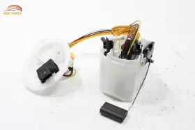 9468602 Bmw 530i 540i G30 Fuel Gas Tank Pump Sending Level Unit Oem 2017 - 2023