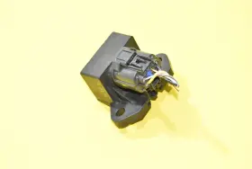 2098463-1 Ford 09-19 Escape Fuel Relay Control Module Oem #2