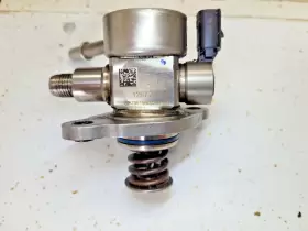 12673450 Gm Cruze High Pressure Fuel Pump - Used