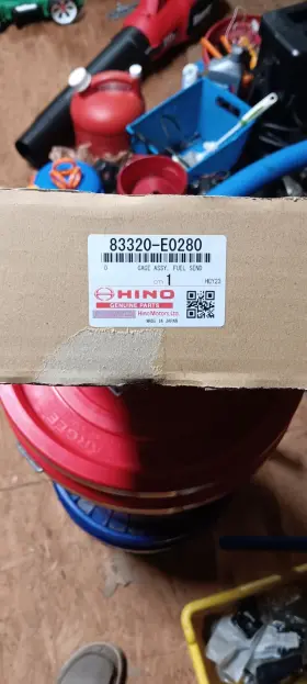 23300e0304 Hino In Tank Fuel Sending Unit. New Box 3 Wire Plug