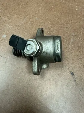 06041 Infiniti C0011 2011 - 2017 Qx56 Qx80 5.6l V8 High Pressure Fuel Pump Oem