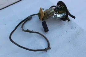 323-58353 Mazda 1992 Mpv Van Fuel Pump 2.6l 4 Cylinder #2