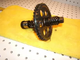 1270520202 Mercedes 127 052 0202 W111 220seb Injection Pump Front Main Turning Gear 1 Shaft