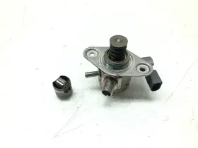 0261520216 Mercedes-benz 2017-2019 E300 W213 E-class 2.0l I4 High Pressure Fuel Pump Oem #3