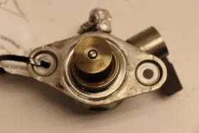 1330700001 Mercedes-benz 2014-2019 Cla Class Cla45 C117 Engine Mount High Pressure Fuel Pump Oem #2