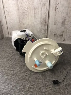 Pfs-579 Motorcraft Fuel Pump And Sender Assembly 131.0 Inch Wb For Parts Broken Piece #2