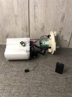 Pfs-579 Motorcraft Fuel Pump And Sender Assembly 131.0 Inch Wb For Parts Broken Piece