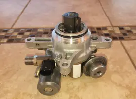 94811031505 Porsche Warranty - Oem High Pressure Fuel Pump Cayenne 4.8l V8 2008-10