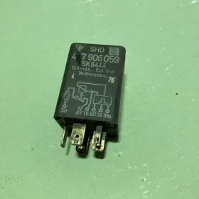 3.300.300 Sho Audi Vw Porsche 924 Fuel Pump Relay 477 906 059 Sk 6444 12v. Germany B31